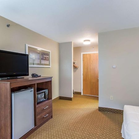 Quality Inn & Suites Горем Экстерьер фото