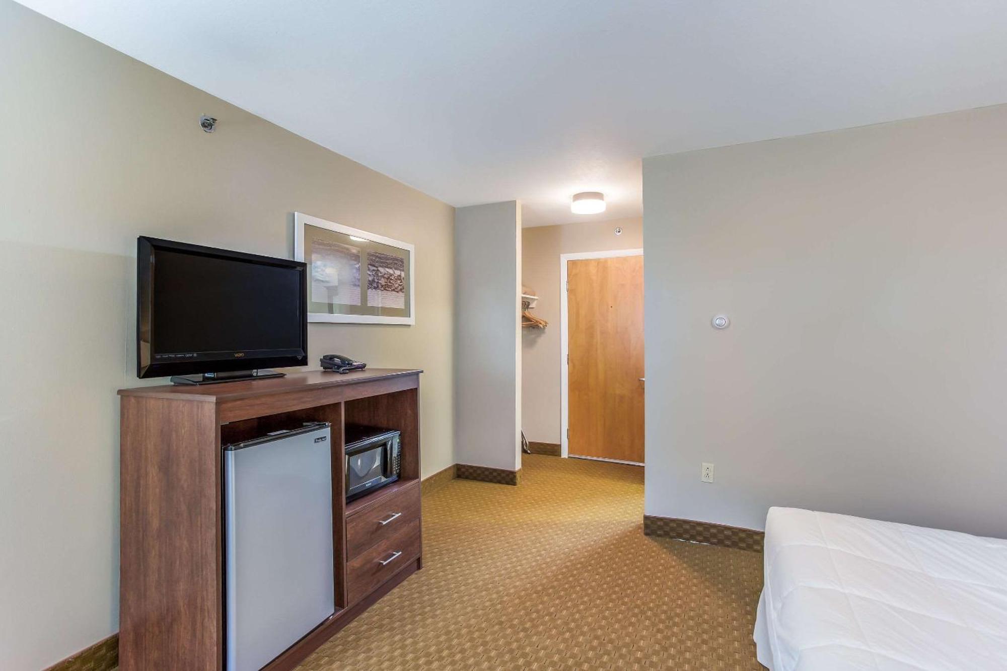 Quality Inn & Suites Горем Экстерьер фото