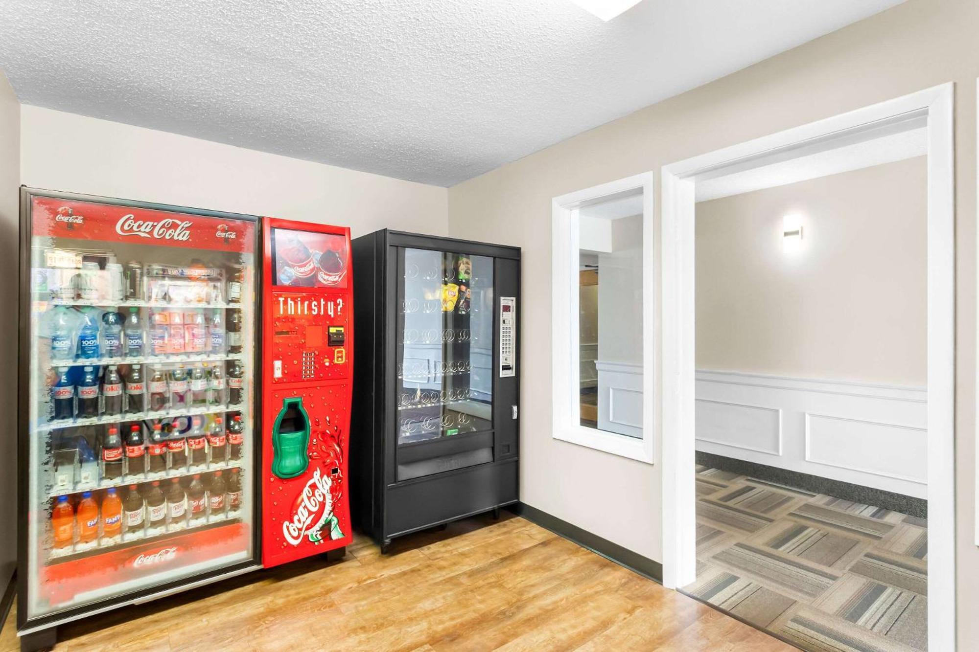 Quality Inn & Suites Горем Экстерьер фото