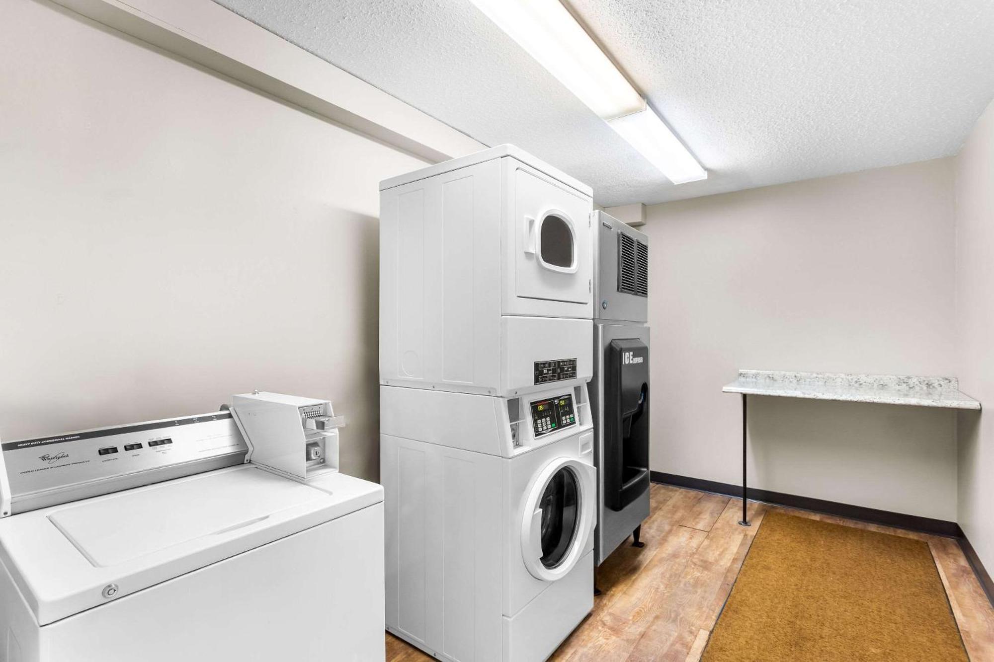 Quality Inn & Suites Горем Экстерьер фото