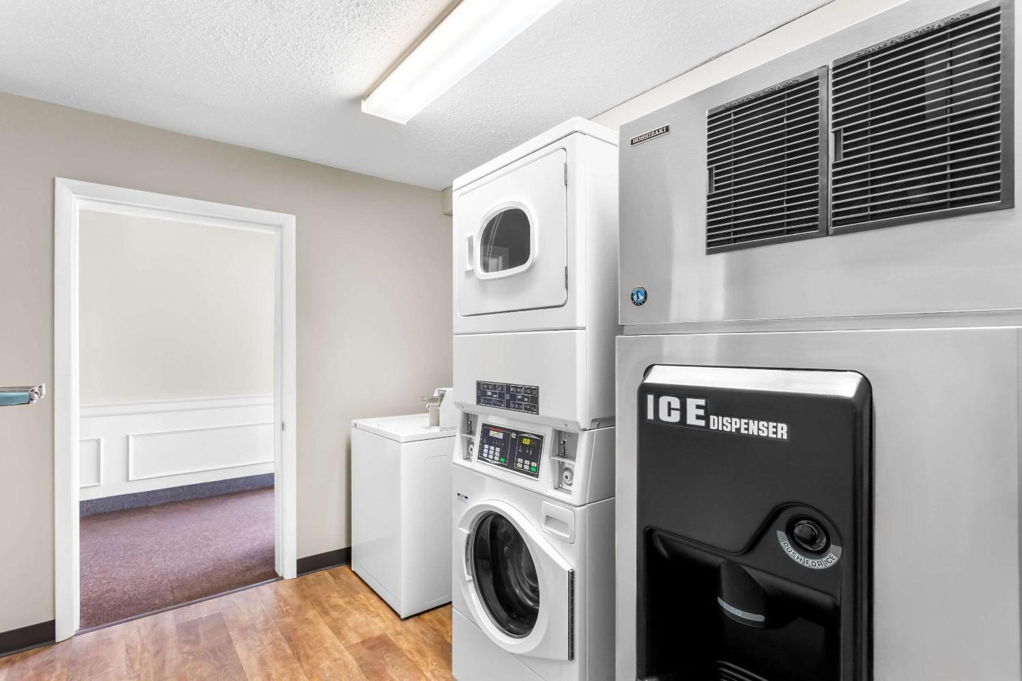 Quality Inn & Suites Горем Экстерьер фото