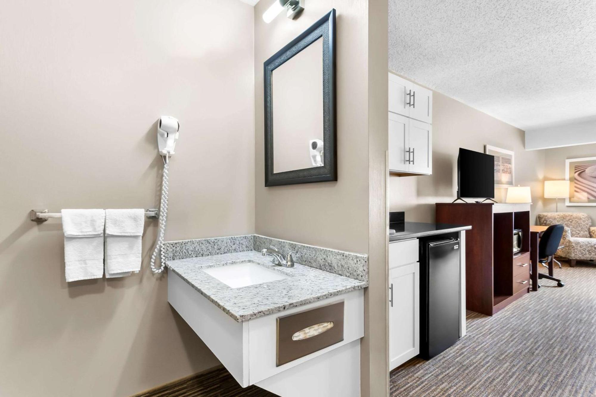 Quality Inn & Suites Горем Экстерьер фото
