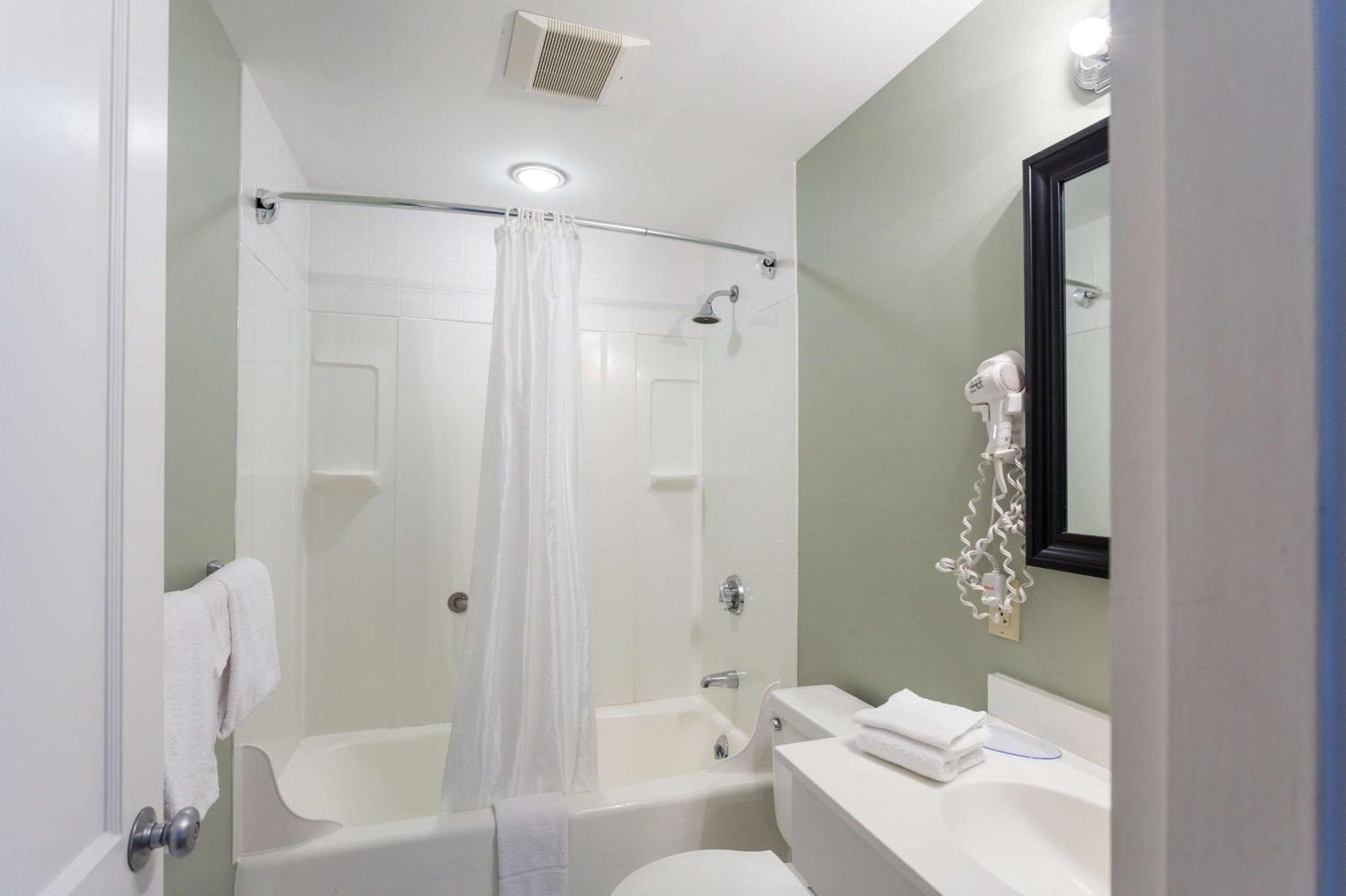 Quality Inn & Suites Горем Экстерьер фото